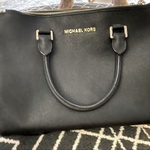 Michael Kors multi compartment leather purse - excellent condition.